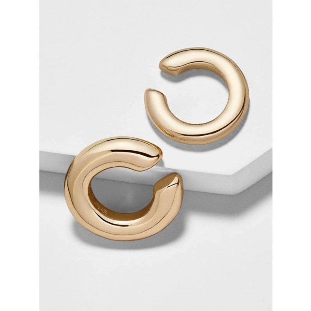 ⭐️ 2/$24 Gold Huggie Hoops ⭐️ - Picture 2 of 4